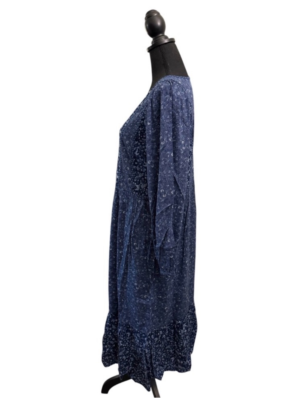 Old Navy Women's Blue Floral Sleeveless Dress Size Medium, Smocked, Midi Dress - Picture 4 of 7